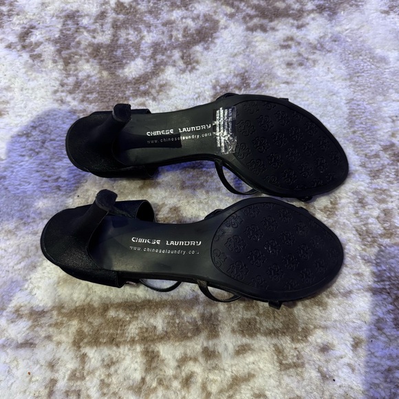 Chinese Laundry Black Strappy Slide Heels Rhinestone Buckle EUC Minimalistfm UV - Picture 7 of 11